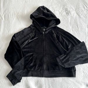 VS Cropped Black Sweater